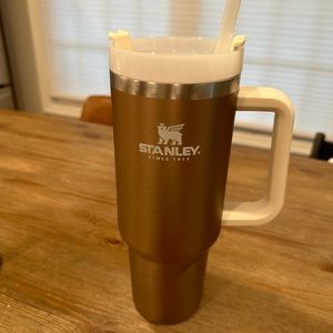 Stanley Quencher 40oz